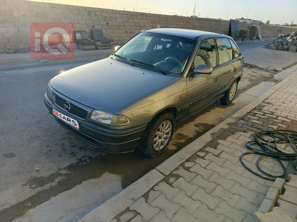 اوبل استرا